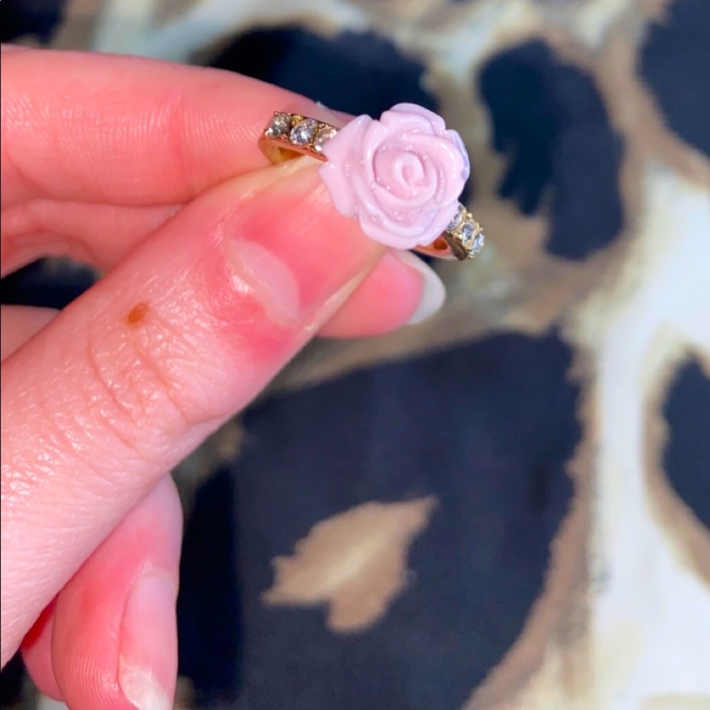 Forever 21 Purple Rose Ring On A Gold Band With Small Crystals On Sides Size 8